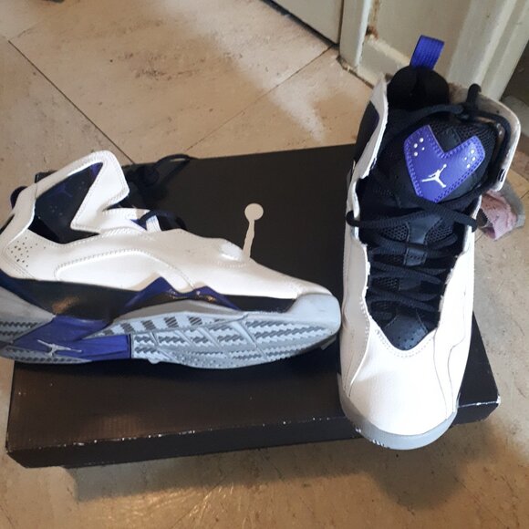 Jordan shoes - Picture 2 of 4